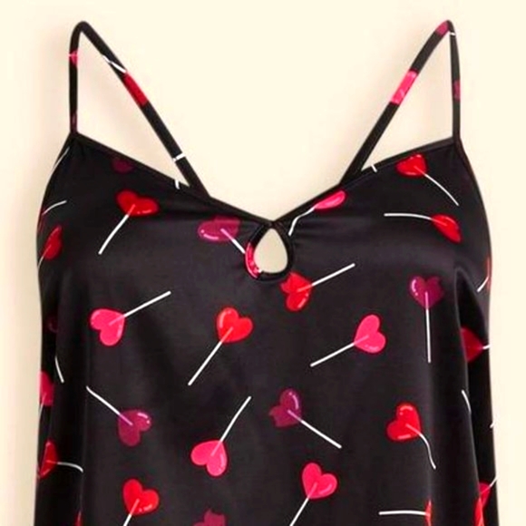 ❤️NWT VINTAGE TORRID VALENTINES DAY BUNDLE: HEART CHEMISE, SCRUNCHIE & BLINDFOLD - Picture 10 of 13